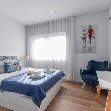Downtown 1Br Apartment W/ Balcony By Lovelystay Porto Exteriér fotografie
