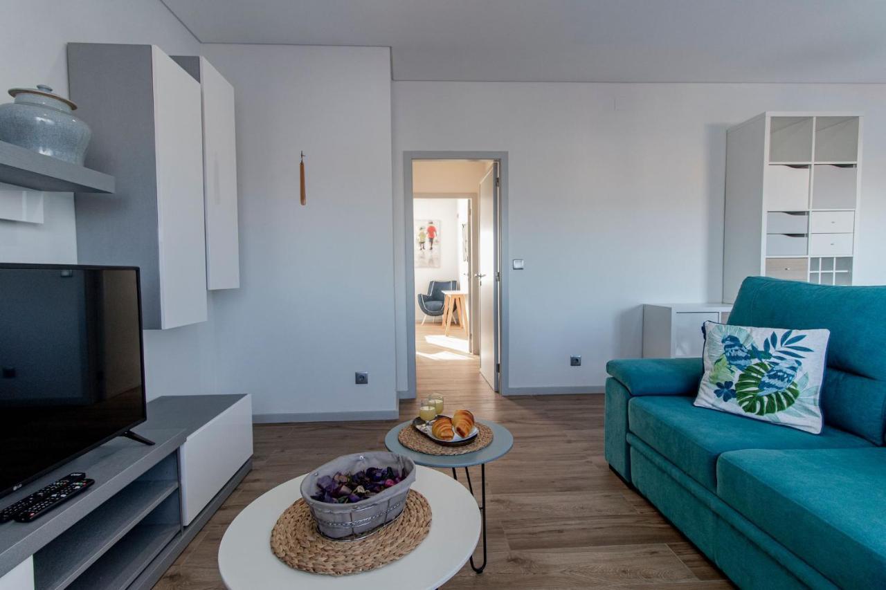 Downtown 1Br Apartment W/ Balcony By Lovelystay Porto Exteriér fotografie