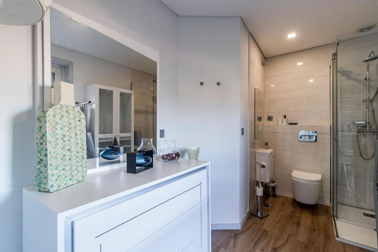 Downtown 1Br Apartment W/ Balcony By Lovelystay Porto Exteriér fotografie
