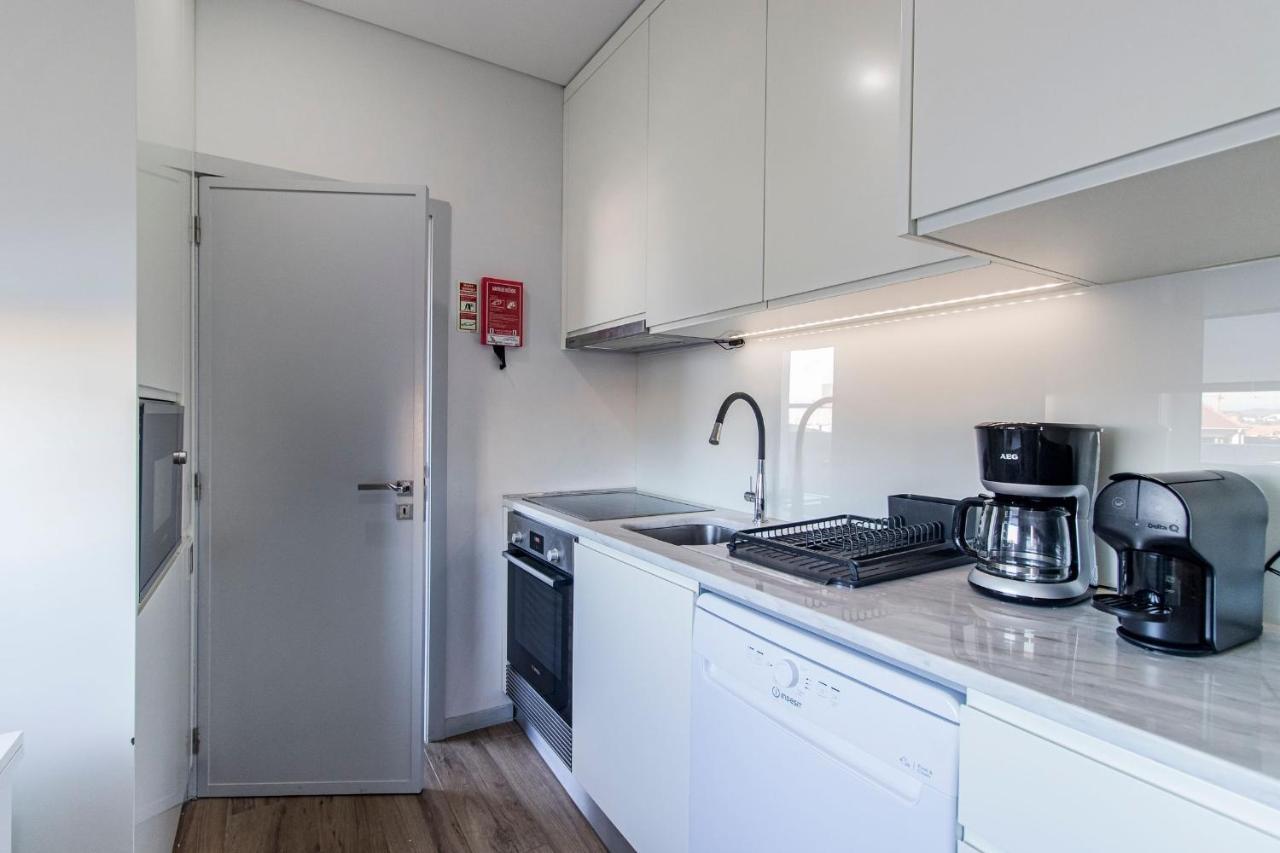 Downtown 1Br Apartment W/ Balcony By Lovelystay Porto Exteriér fotografie